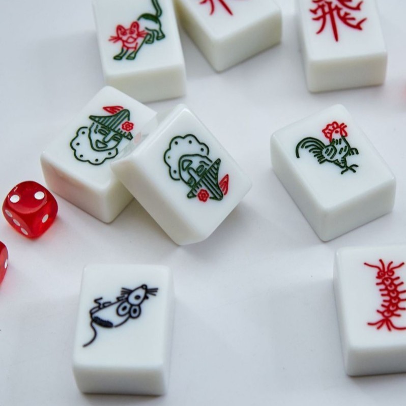 Finished Malaysian mahjong set with case