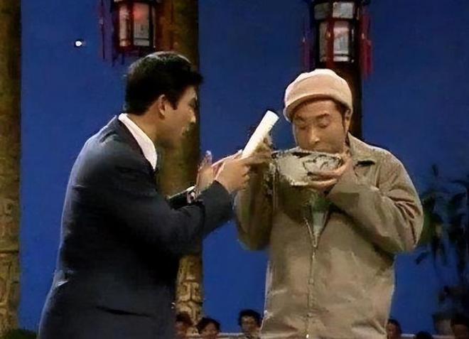 讨好资本71岁的陈佩斯终于扬眉吐气!开元棋牌试玩和央视硬刚宁可退圈也不(图2) 讨好资本71岁的陈佩斯终于扬眉吐气!开元棋牌试玩和央视硬刚宁可退圈也不(图2)